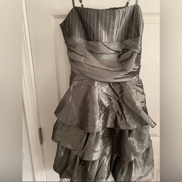 Women’s Party Dress - Picture 1 of 2